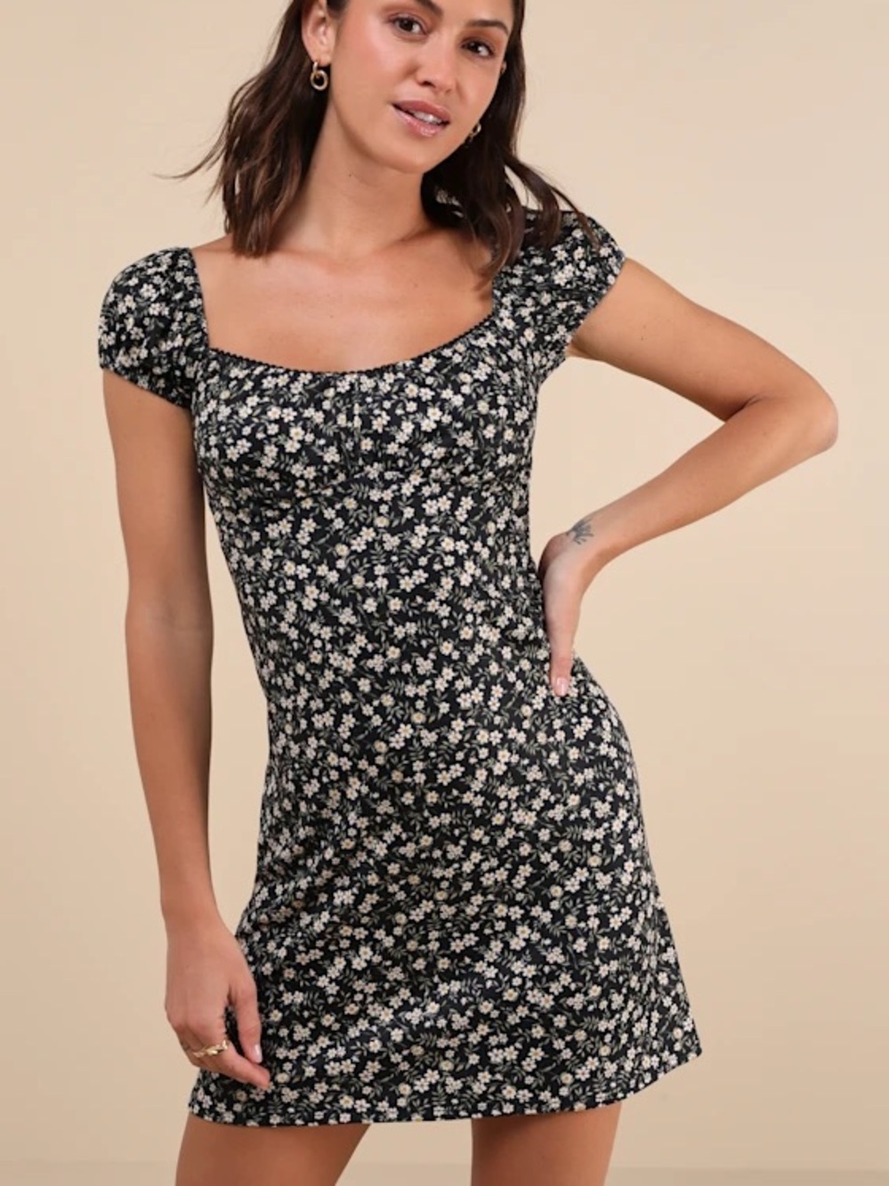 Lulu's Black Floral Cap-Sleeve Dress NWT